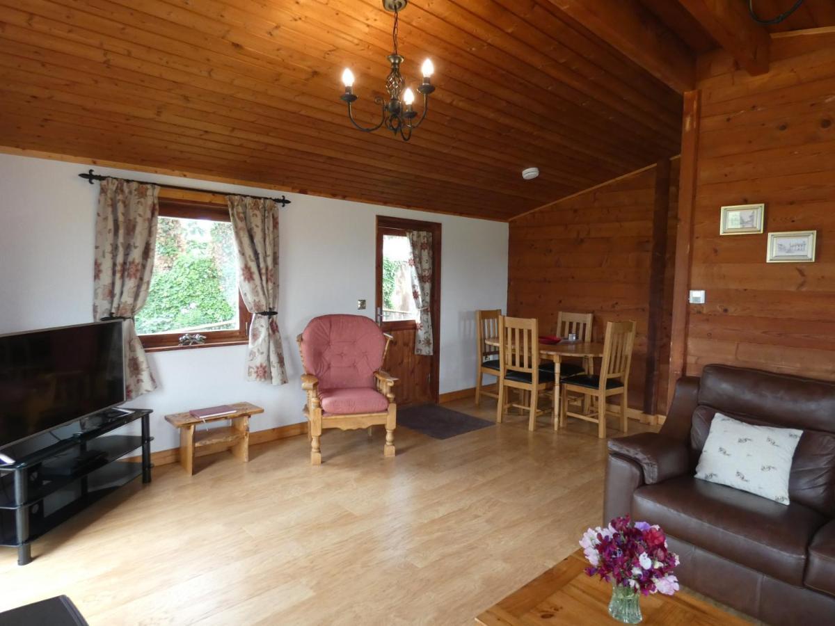 Chestnut Lodge Pilling Exterior foto